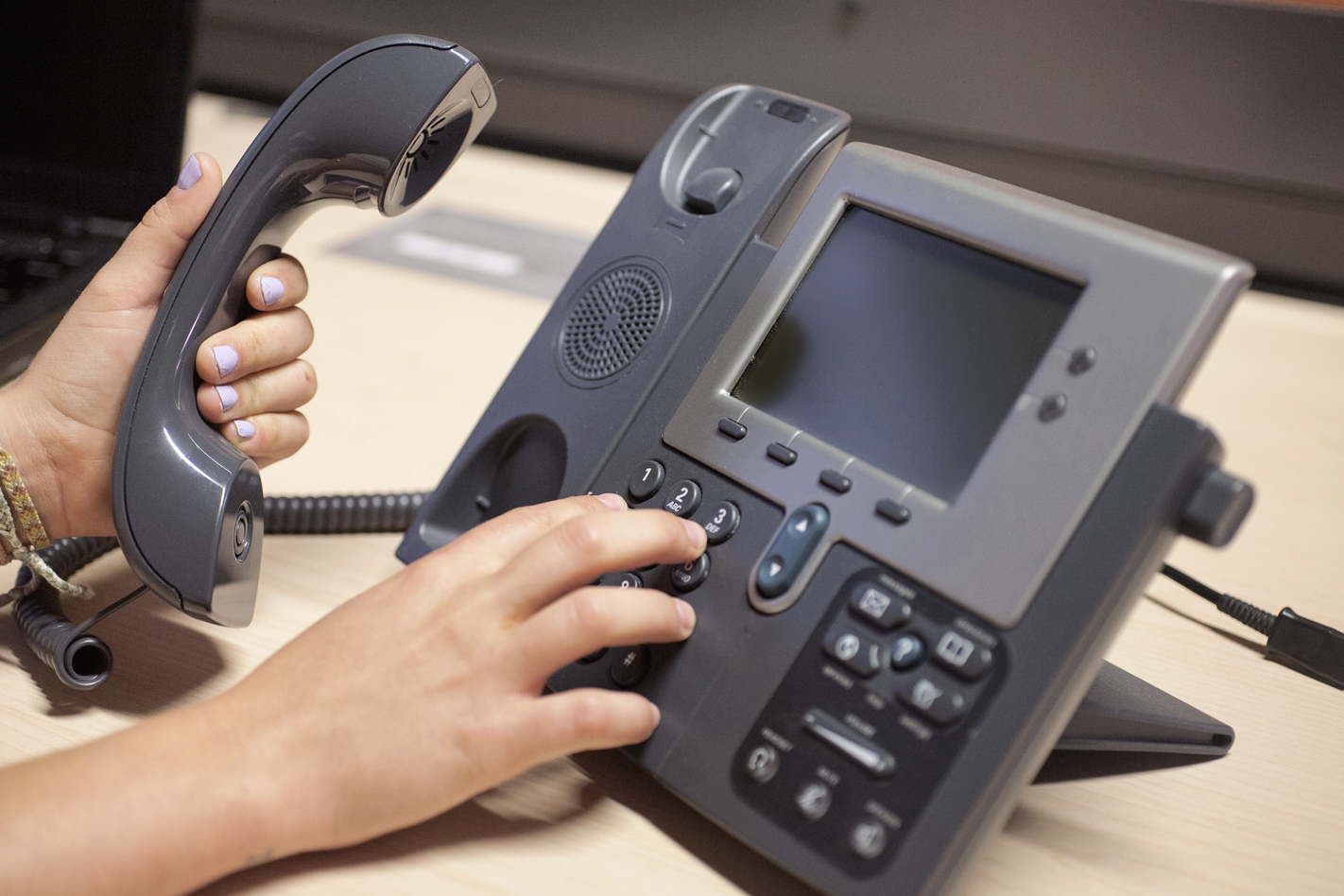 big businesses are eliminating voicemail